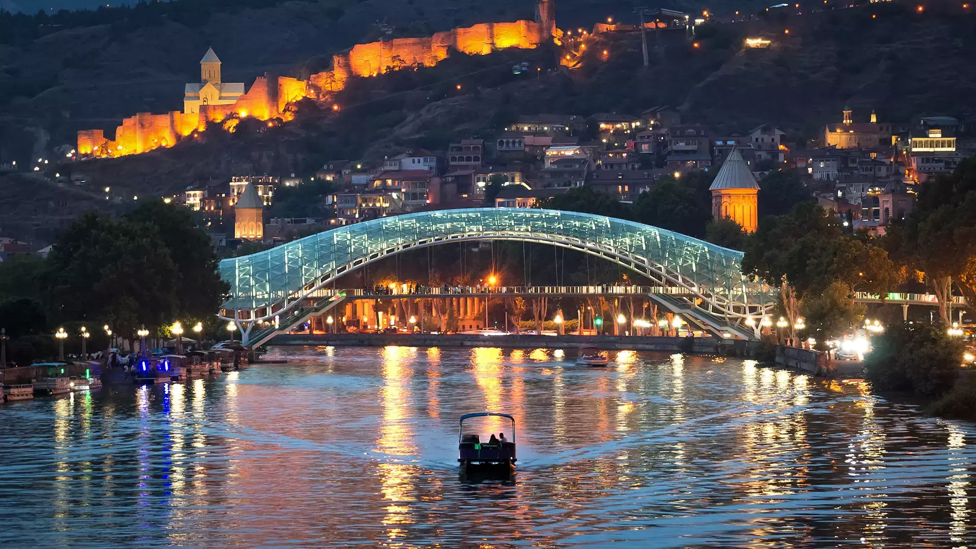 Tbilisi Bus & Boat Tour